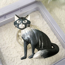 Load image into Gallery viewer, NEW! Cat Magnetic Brooch