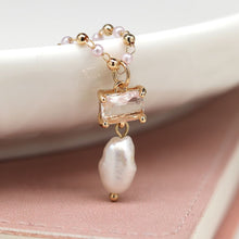 Load image into Gallery viewer, Crystal & Pearl Beaded Necklace