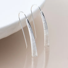 Load image into Gallery viewer, Brushed Tri-Edged Drop Earrings