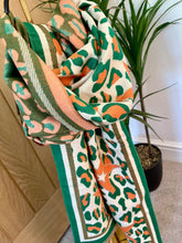 Load image into Gallery viewer, Reversible Animal Print Star Scarf