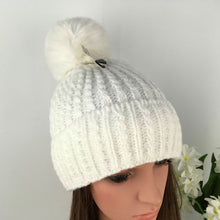 Load image into Gallery viewer, Knitted Pom Pom Hat
