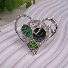 Load image into Gallery viewer, Heart Magnetic Brooch
