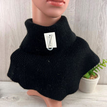 Load image into Gallery viewer, Knitted Snood | Black
