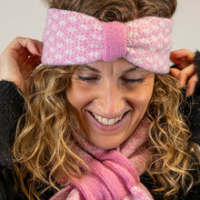 Load image into Gallery viewer, Recycled Blend Pink &amp; White Scandi Flower Headband
